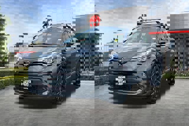 Used 2020 Toyota C-HR Limited image 3