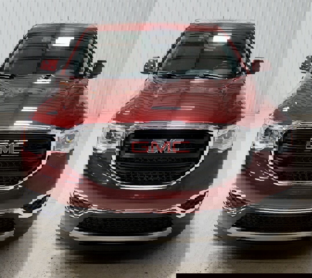 Used 2018 GMC Acadia SLE w/ LPO, Floor Liner Package image 10