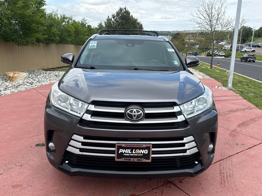 Used 2017 Toyota Highlander XLE AWD/4WD image 2