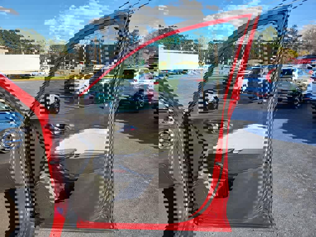 Used 2025 Chevrolet Trax LT w/ Driver Confidence Package image 16