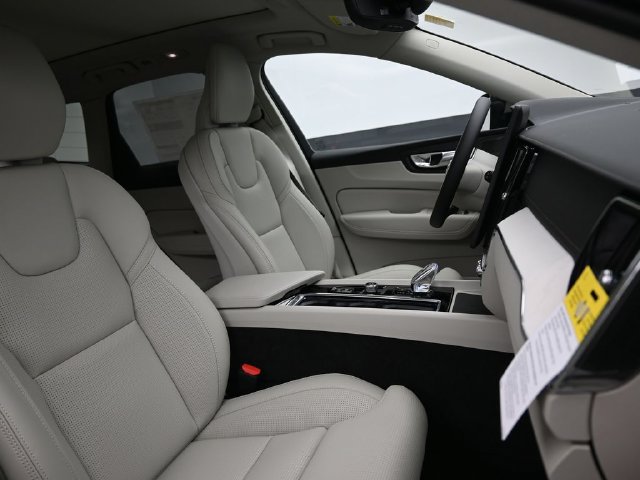 Used 2026 Volvo XC60 T8 Ultra w/ Protection Package Premier AWD/4WD image 37