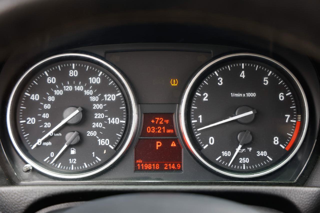 Used 2010 BMW 328i Coupe w/ Premium Pkg image 27