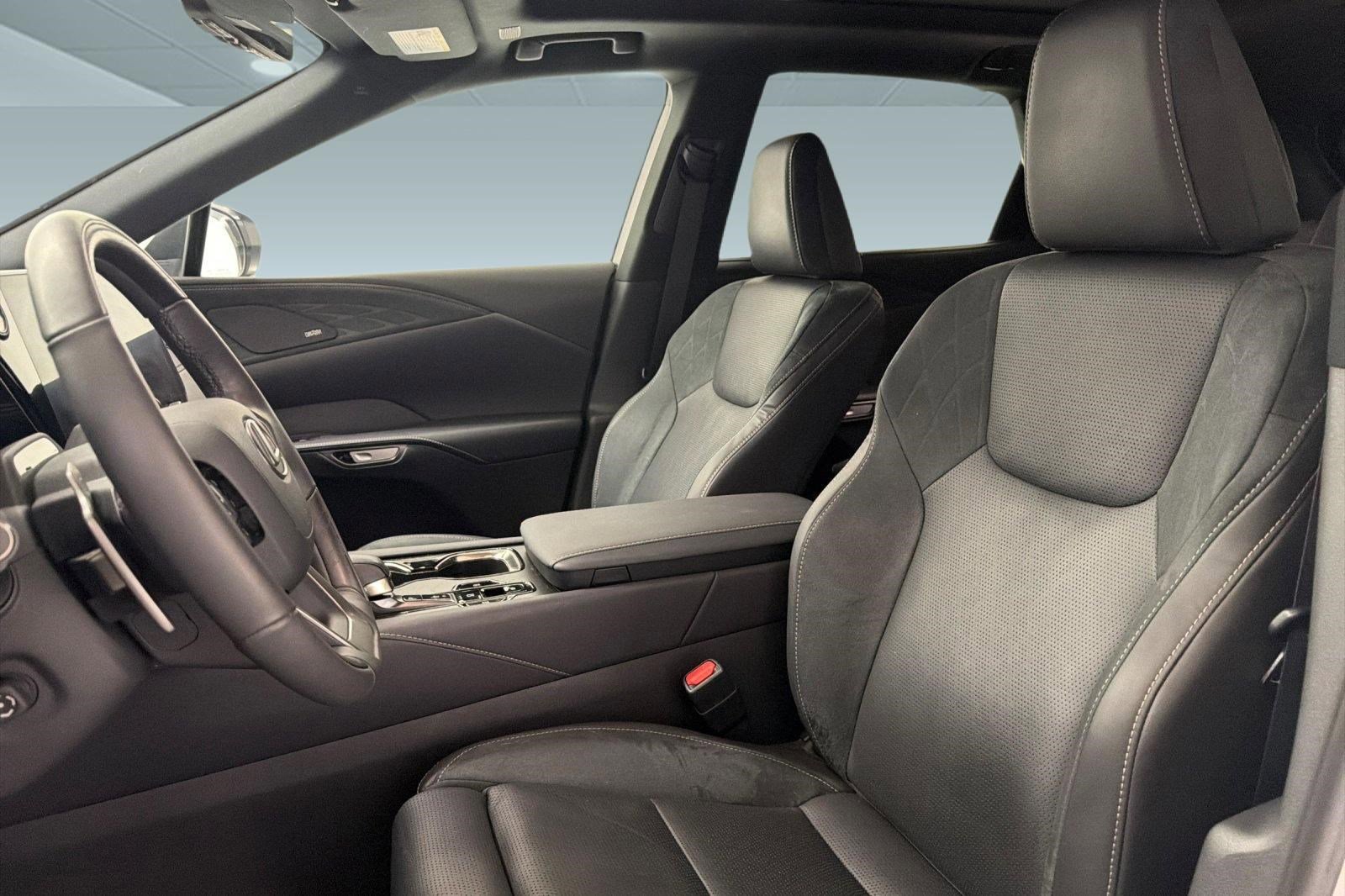 Used 2023 Lexus RX 350 FWD w/ Cold Area Package image 5