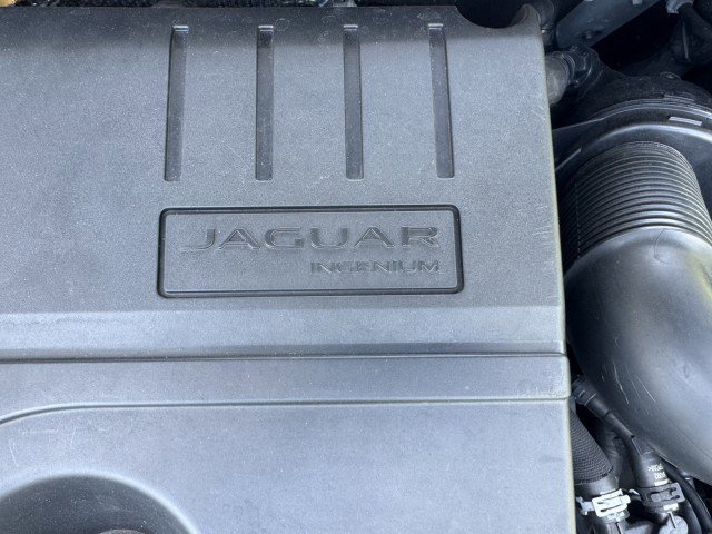 Used 2018 Jaguar E-PACE SE AWD/4WD image 3