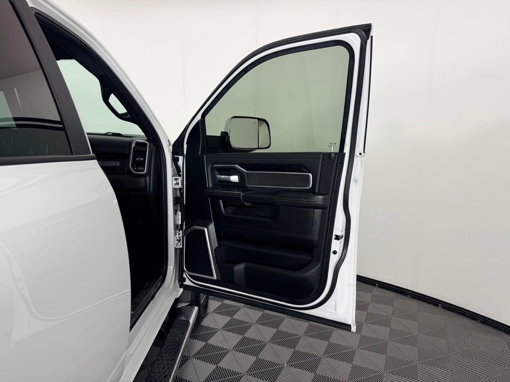 Used 2020 RAM 3500 Laramie image 31