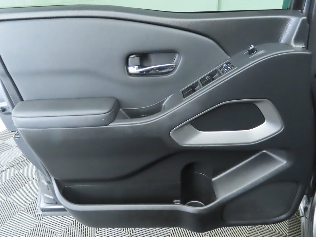 Used 2022 Nissan Frontier SV image 24