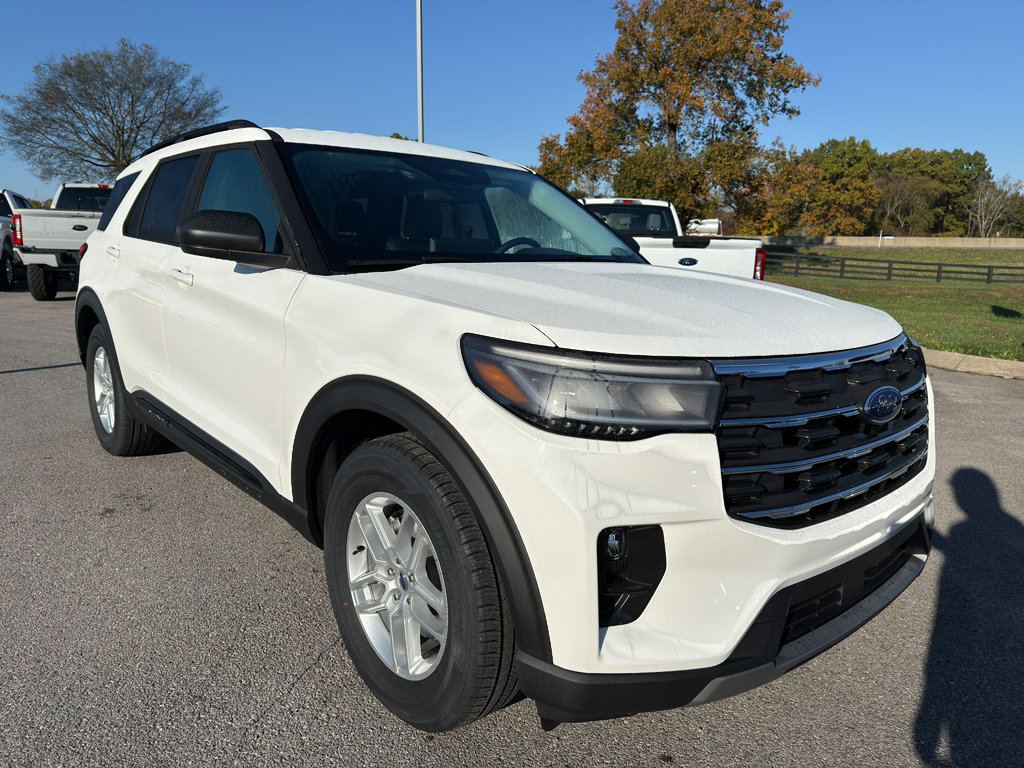 New 2026 Ford Explorer Active w/ Active Comfort Package image 3