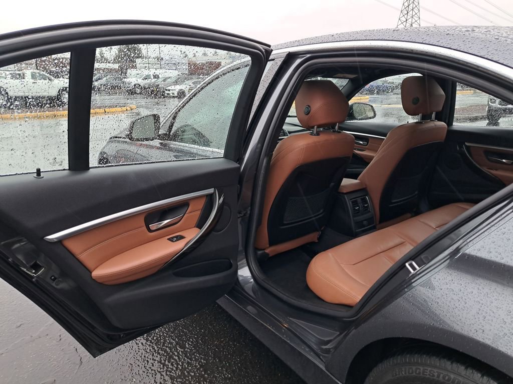 Used 2017 BMW 330i Sedan image 13