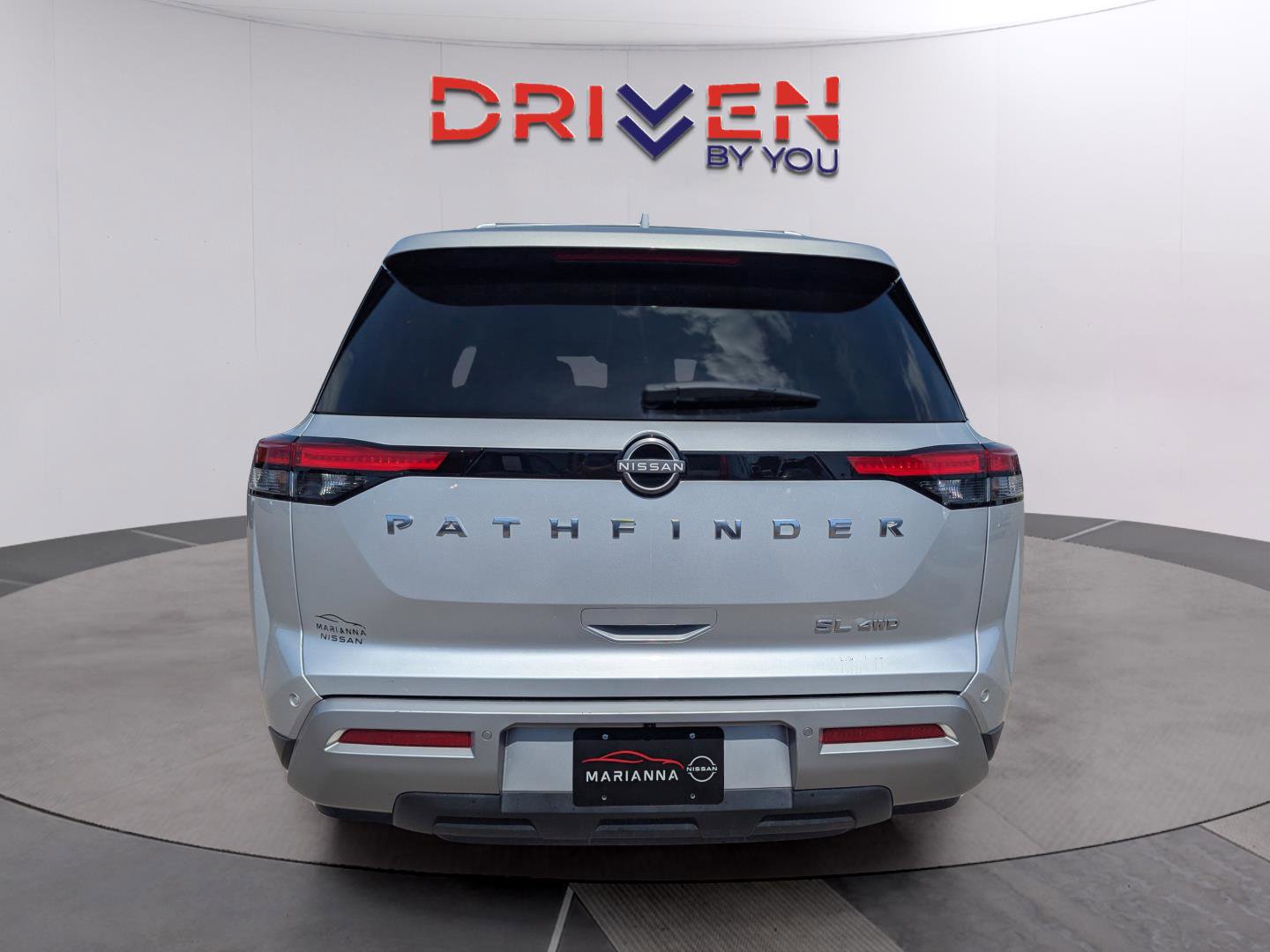 Used 2023 Nissan Pathfinder SL image 4