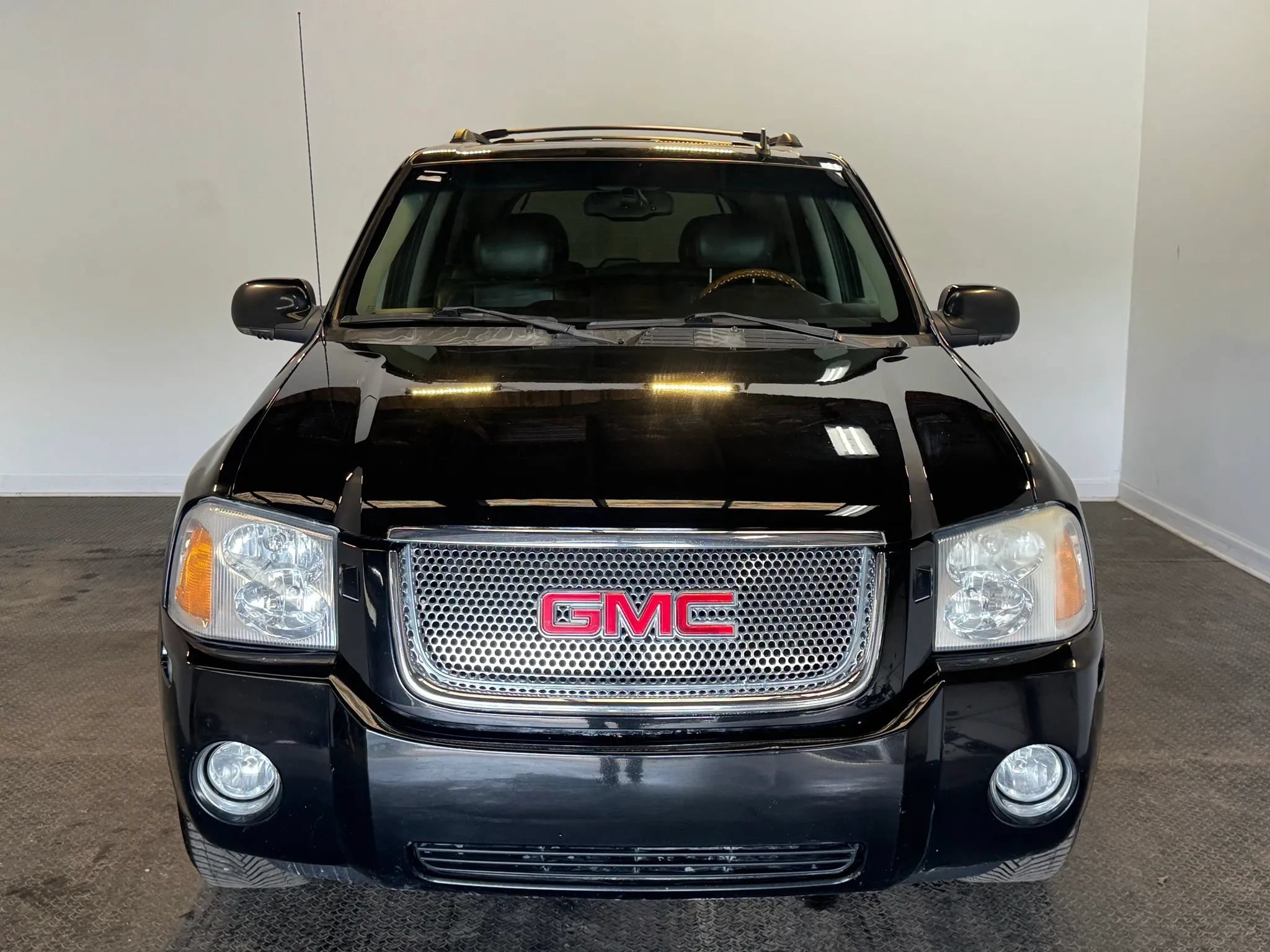 Used 2007 GMC Envoy Denali AWD/4WD image 2