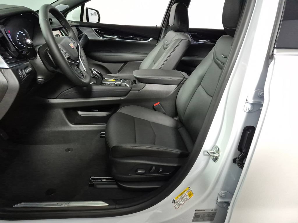 New 2026 Cadillac XT5 Premium Luxury w/ Driver Assist Package FWD image 9