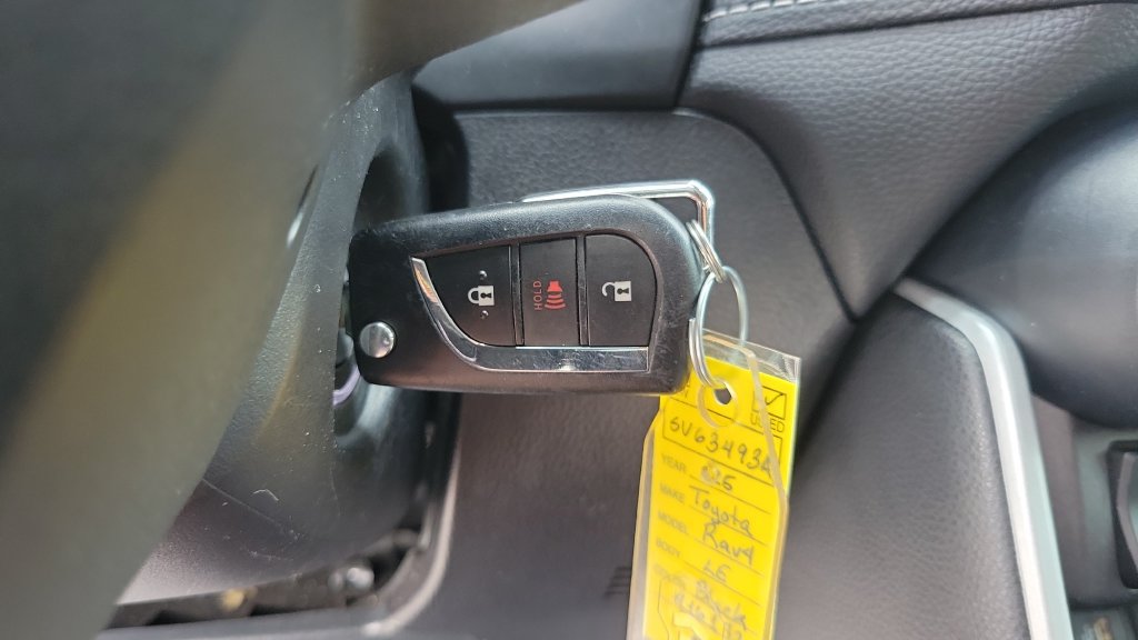 Used 2025 Toyota RAV4 LE FWD image 21