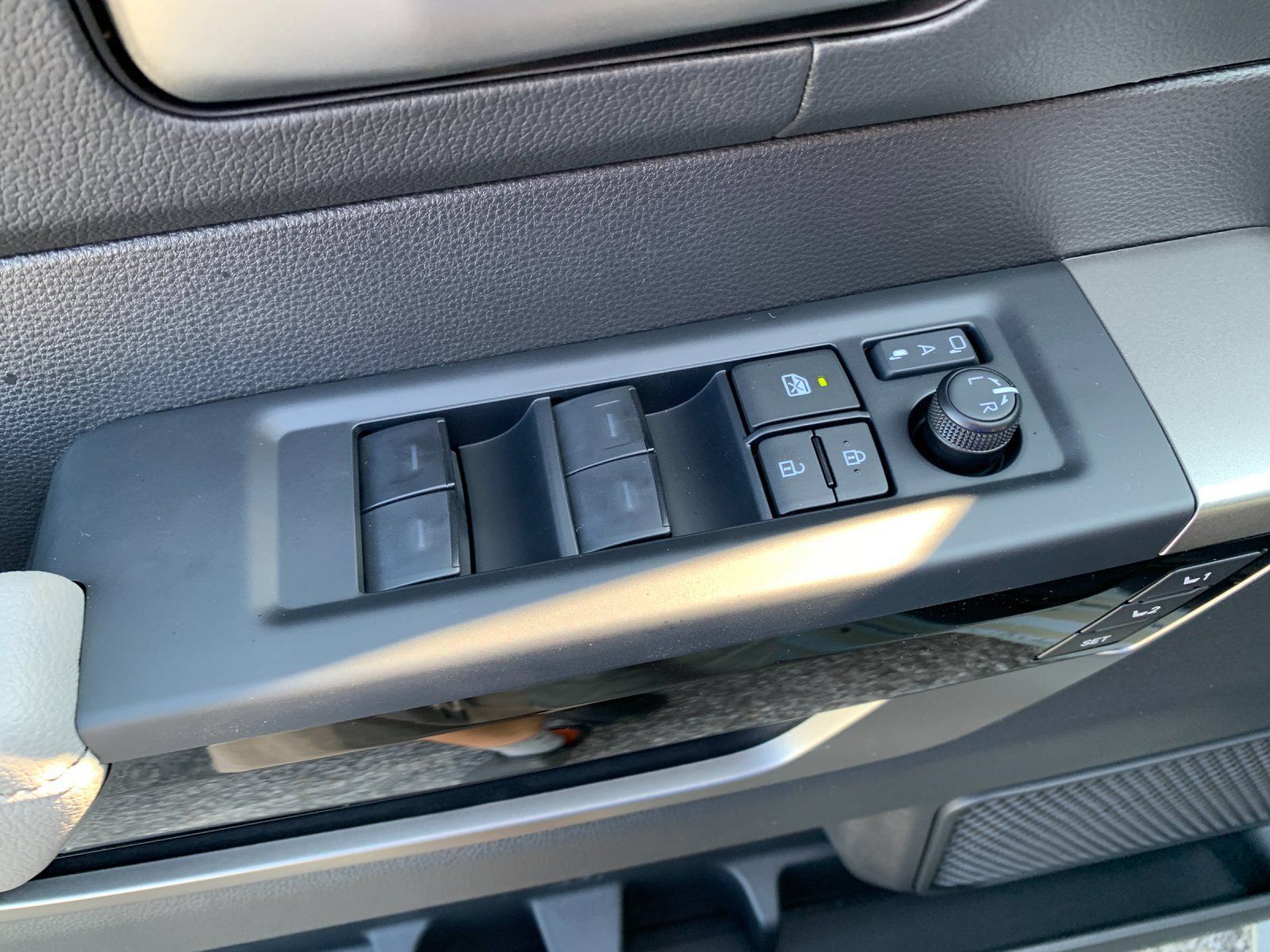 New 2026 Toyota Tundra Limited AWD/4WD image 12