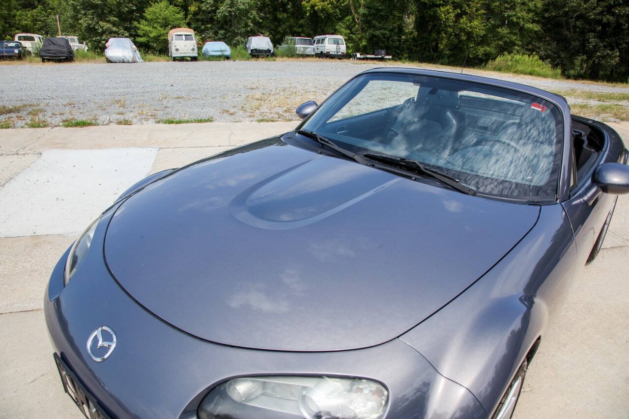 Used 2006 MAZDA MX-5 Miata Grand Touring w/ Premium Pkg RWD image 4