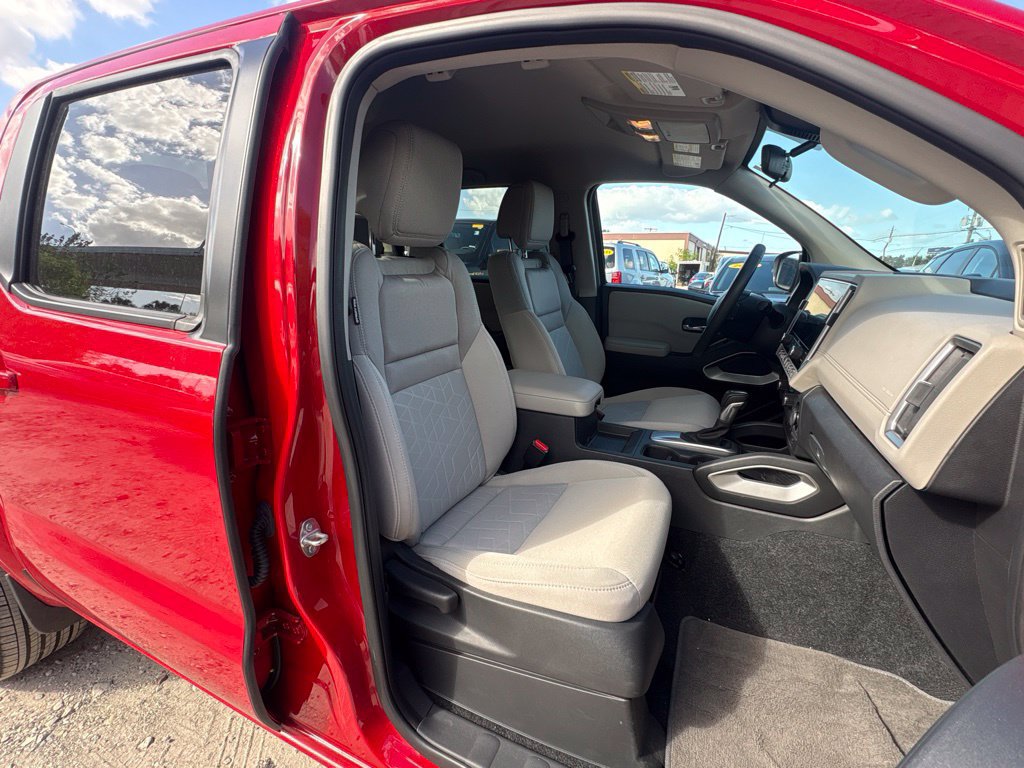 Used 2025 Nissan Frontier SV w/ SV Convenience Package RWD image 20