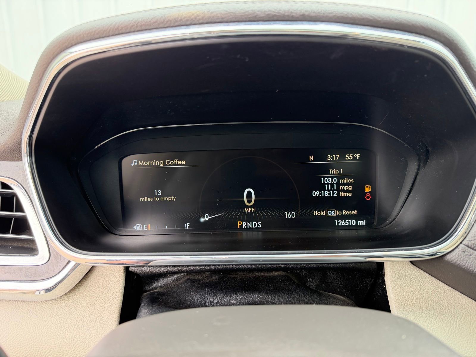 Used 2017 Lincoln Continental Select image 12