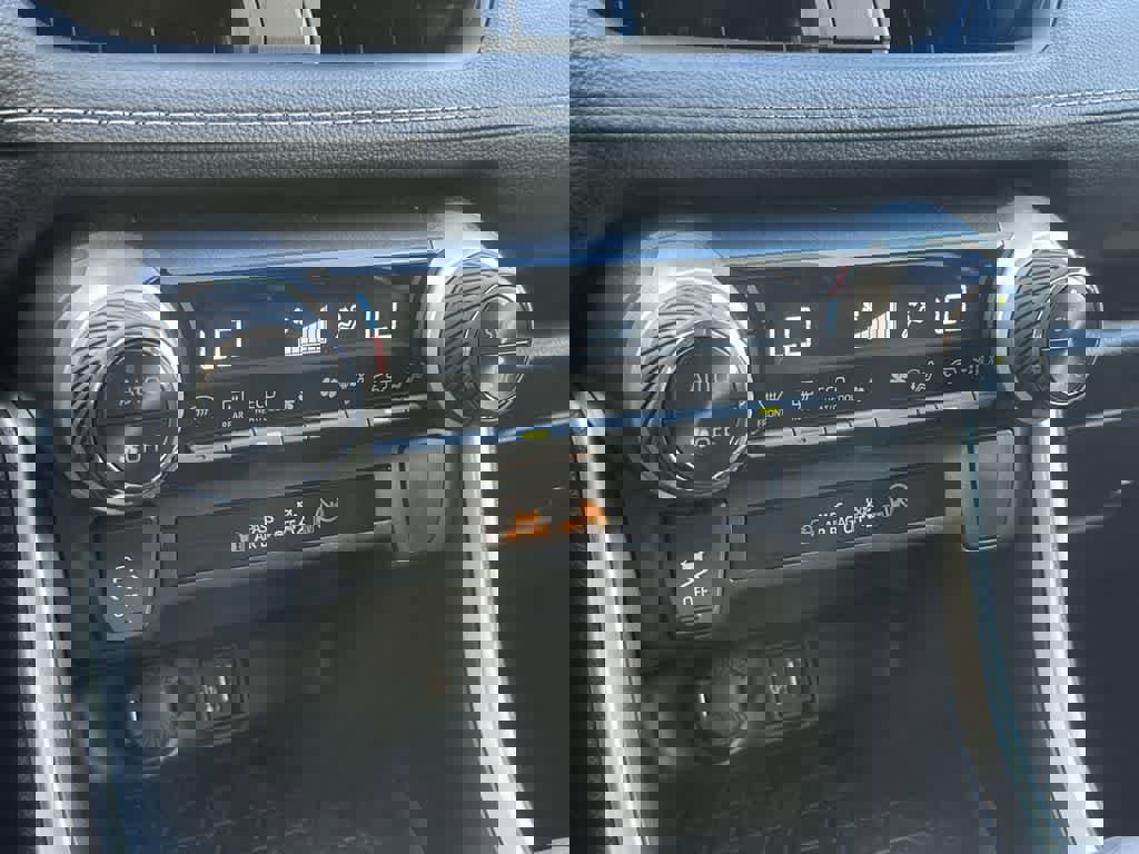 Used 2025 Toyota RAV4 XLE image 19
