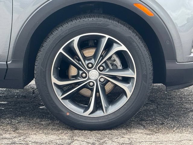 Used 2020 Buick Encore GX Essence w/ Advanced Technology Package AWD/4WD image 3