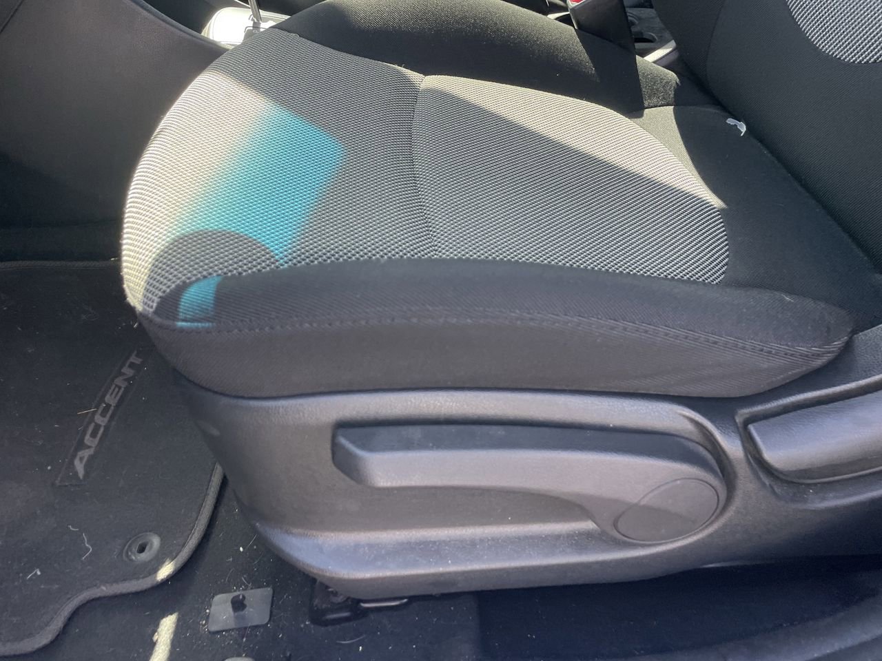 Used 2012 Hyundai Accent GS FWD image 5
