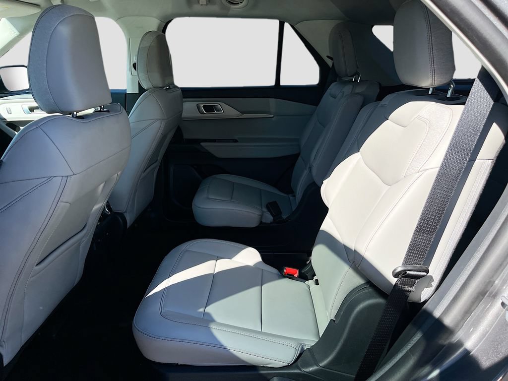 Used 2025 Ford Explorer Active w/ Active Comfort Package AWD/4WD image 23