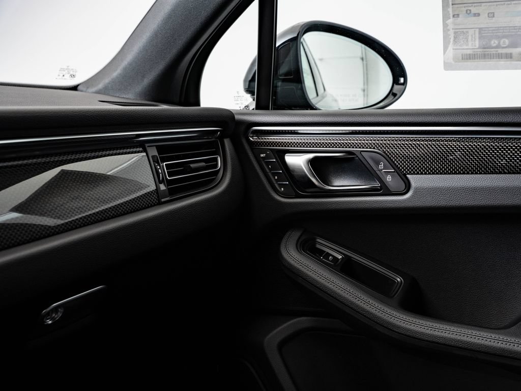 New 2026 Porsche Macan AWD/4WD image 38