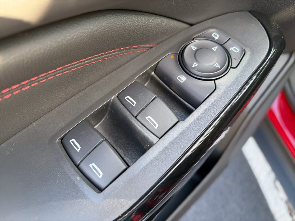 New 2026 Chevrolet Trax RS w/ Sunroof Package FWD image 17