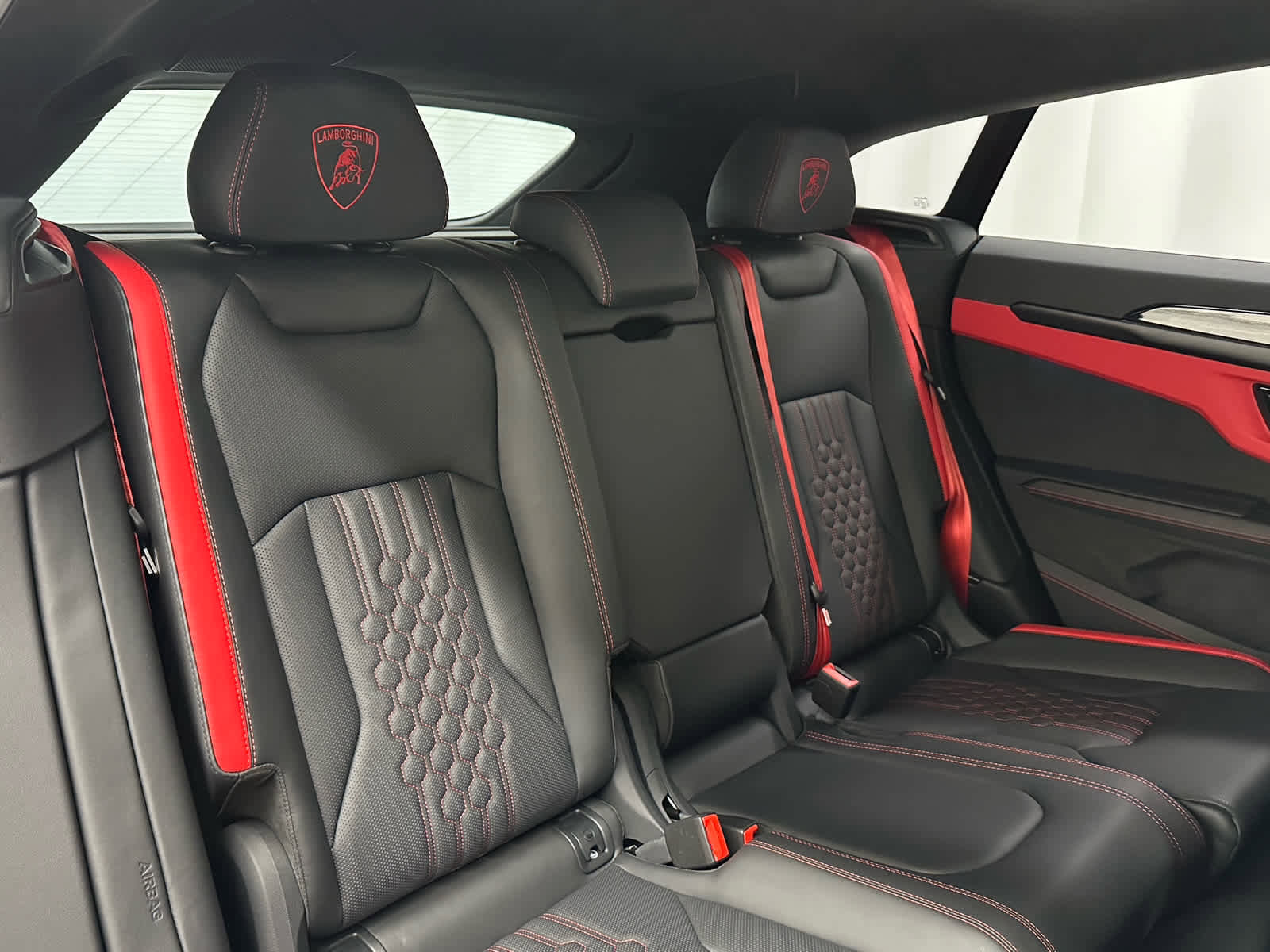 Used 2025 Lamborghini Urus SE image 22