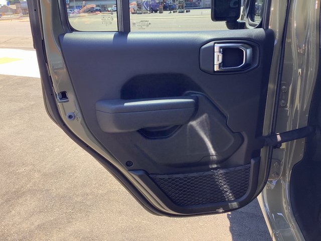New 2025 Jeep Gladiator Sport AWD/4WD image 24