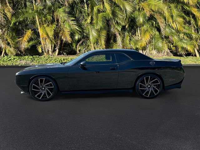 Used 2017 Dodge Challenger SXT w/ Driver Convenience Group RWD image 8