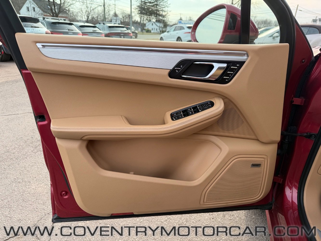 Used 2015 Porsche Macan Turbo image 40