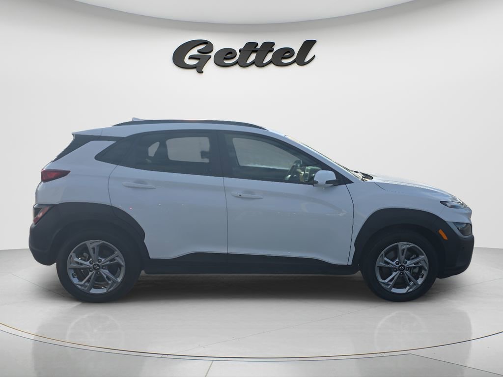 Used 2023 Hyundai Kona SEL AWD/4WD image 2