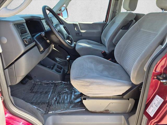 Used 2001 Volkswagen Eurovan FWD image 17