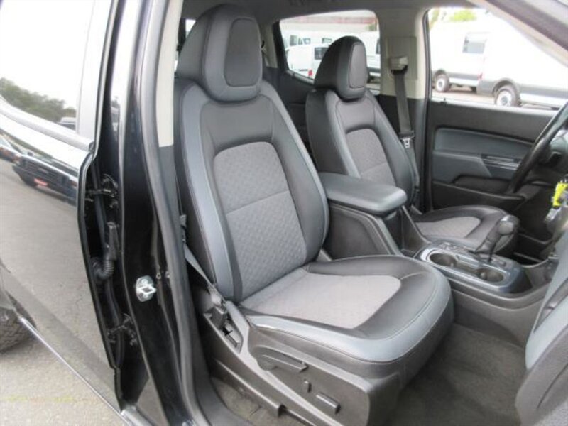 Used 2016 Chevrolet Colorado Z71 w/ Z71 Midnight Edition RWD image 12