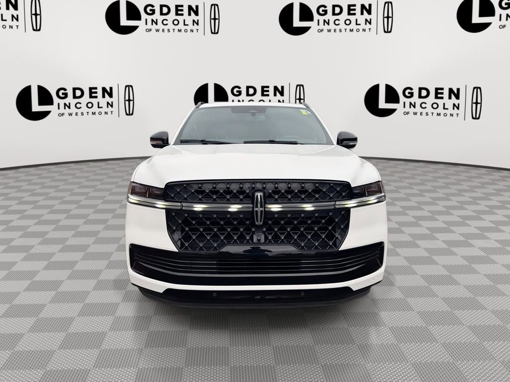 Certified 2026 Lincoln Navigator Reserve w/ Jet Appearance Package AWD/4WD image 3