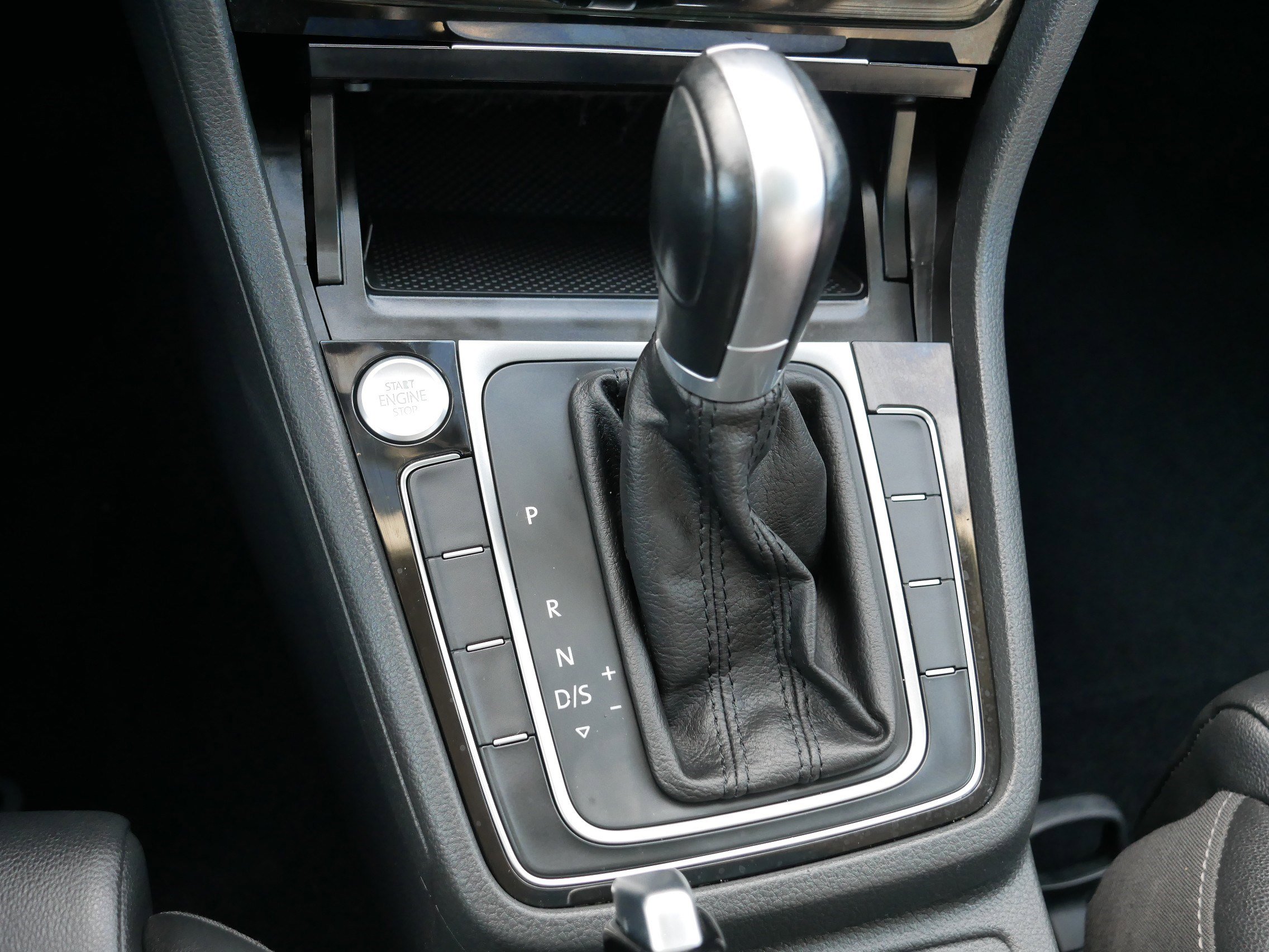 Used 2017 Volkswagen Golf SEL image 24