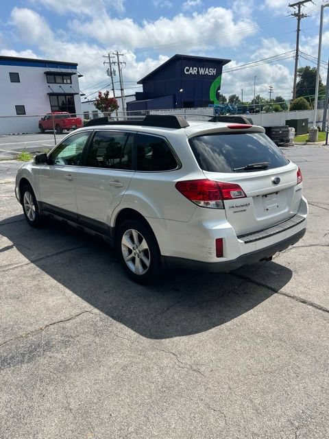 Used 2013 Subaru Outback 2.5i Limited w/ Moonroof Pkg AWD/4WD image 10