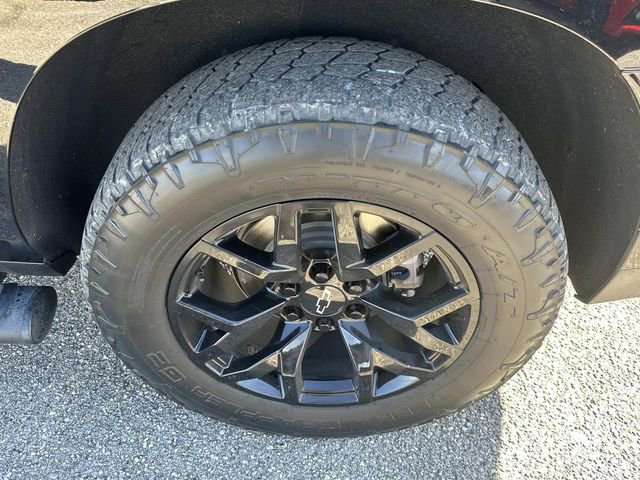 Used 2023 Chevrolet Suburban Z71 w/ Luxury Package image 19