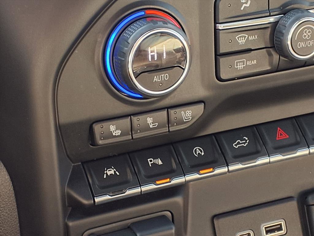 Used 2021 Chevrolet Silverado 1500 High Country w/ Technology Package image 11