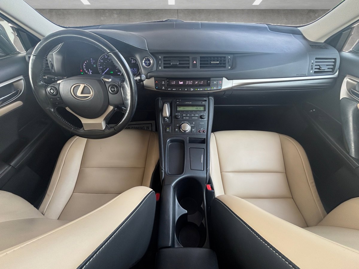 Used 2016 Lexus CT 200h w/ Seat Comfort Package FWD image 24