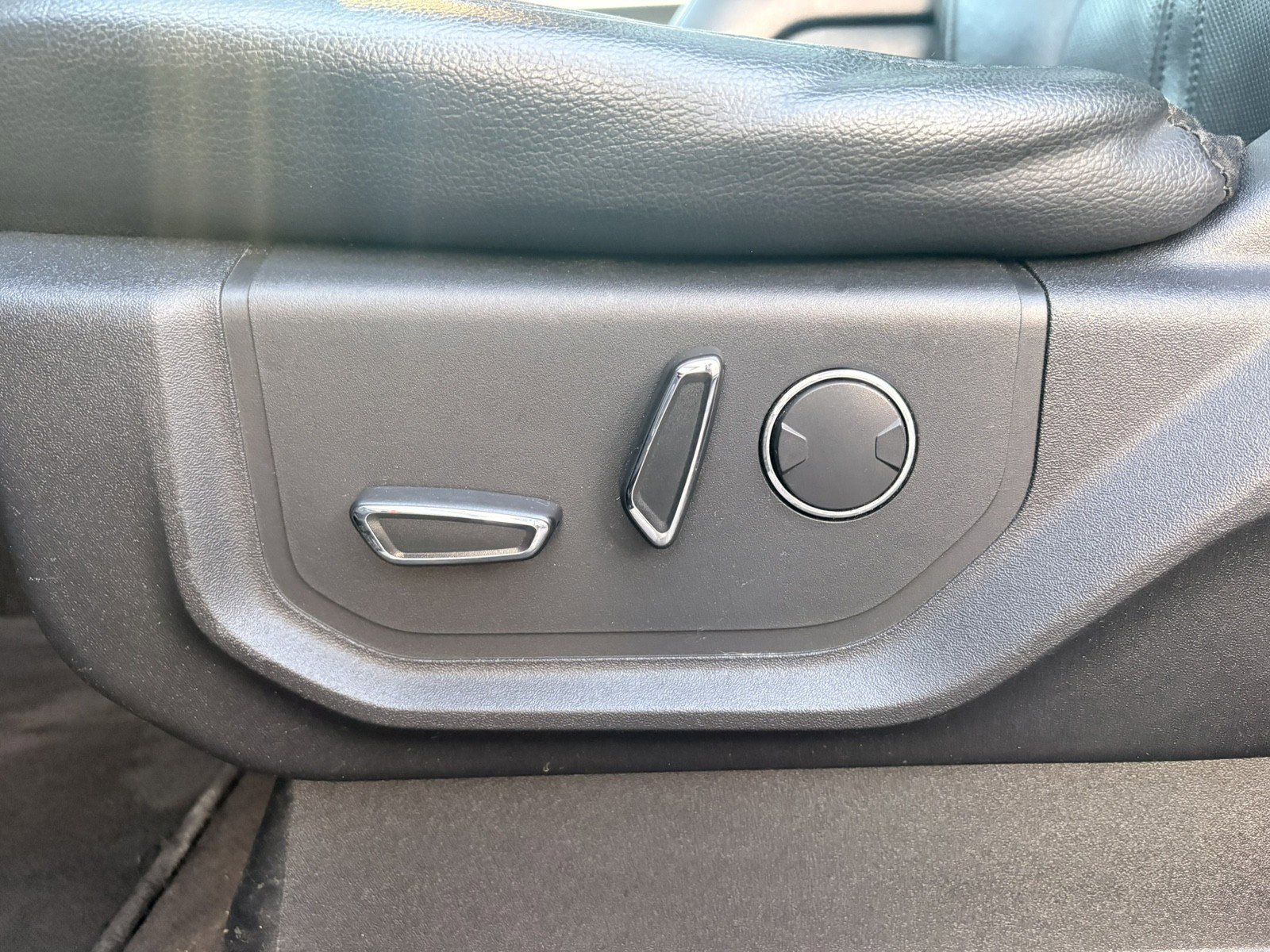 Used 2018 Ford Expedition Max Limited image 15