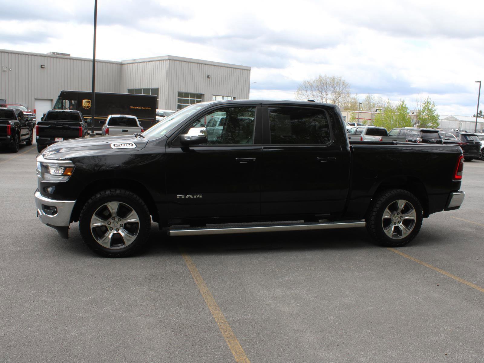 Used 2023 RAM 1500 Laramie AWD/4WD image 5
