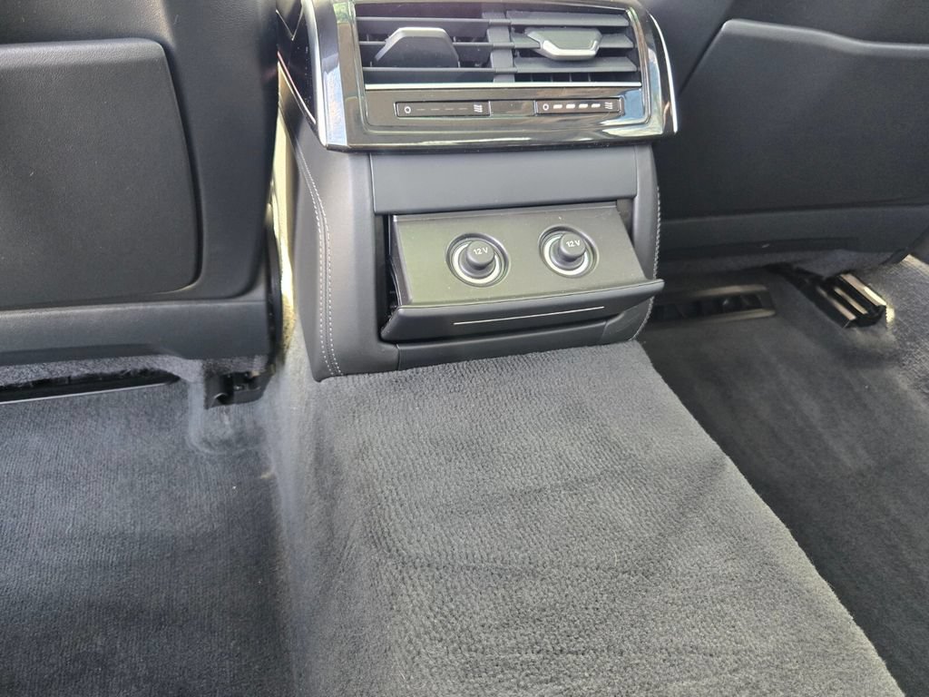 Used 2023 Audi S8 w/ S8 Comfort Plus Package AWD/4WD image 15