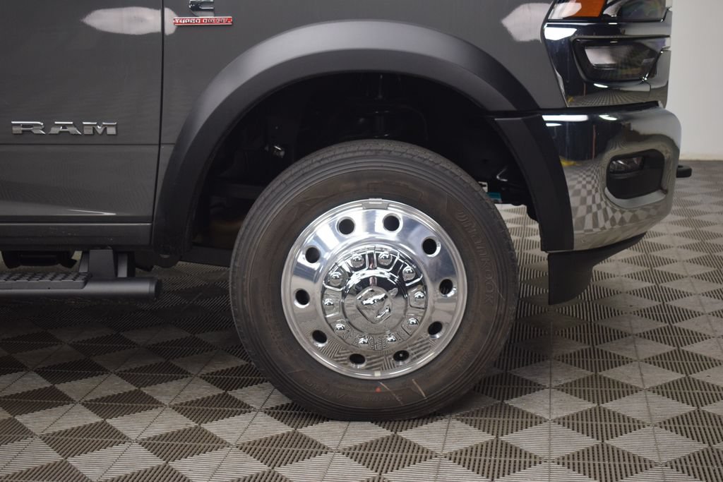 New 2026 RAM 5500 4x4 Crew Cab image 30