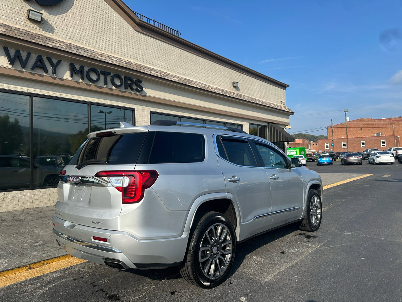 Used 2020 GMC Acadia Denali w/ LPO, Floor Liner Package image 3