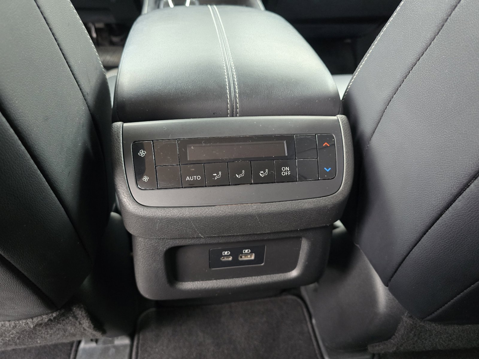 Used 2022 Nissan Pathfinder SL image 24