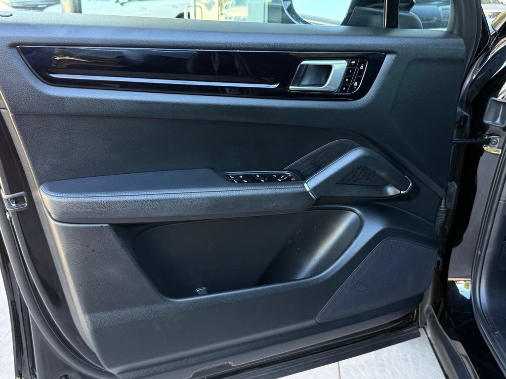 Used 2020 Porsche Cayenne AWD/4WD image 20
