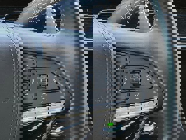 Used 2024 Cadillac Escalade ESV V image 14