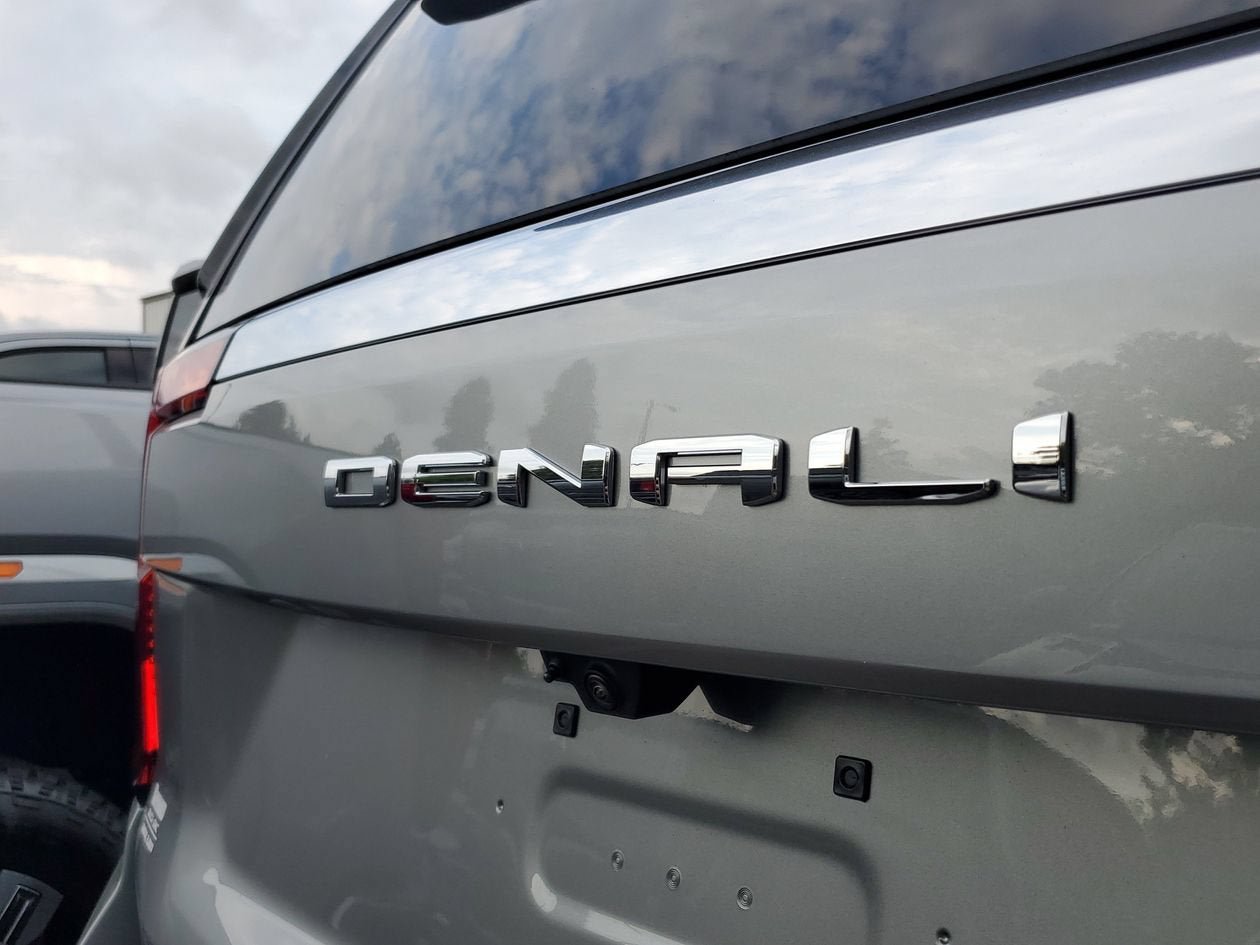 New 2026 GMC Yukon XL Denali RWD image 9