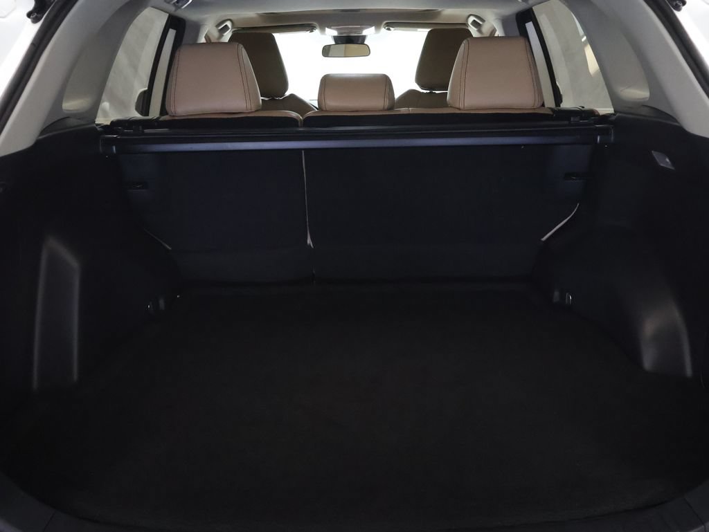 Used 2021 Toyota RAV4 XLE w/ Convenience Package FWD image 13