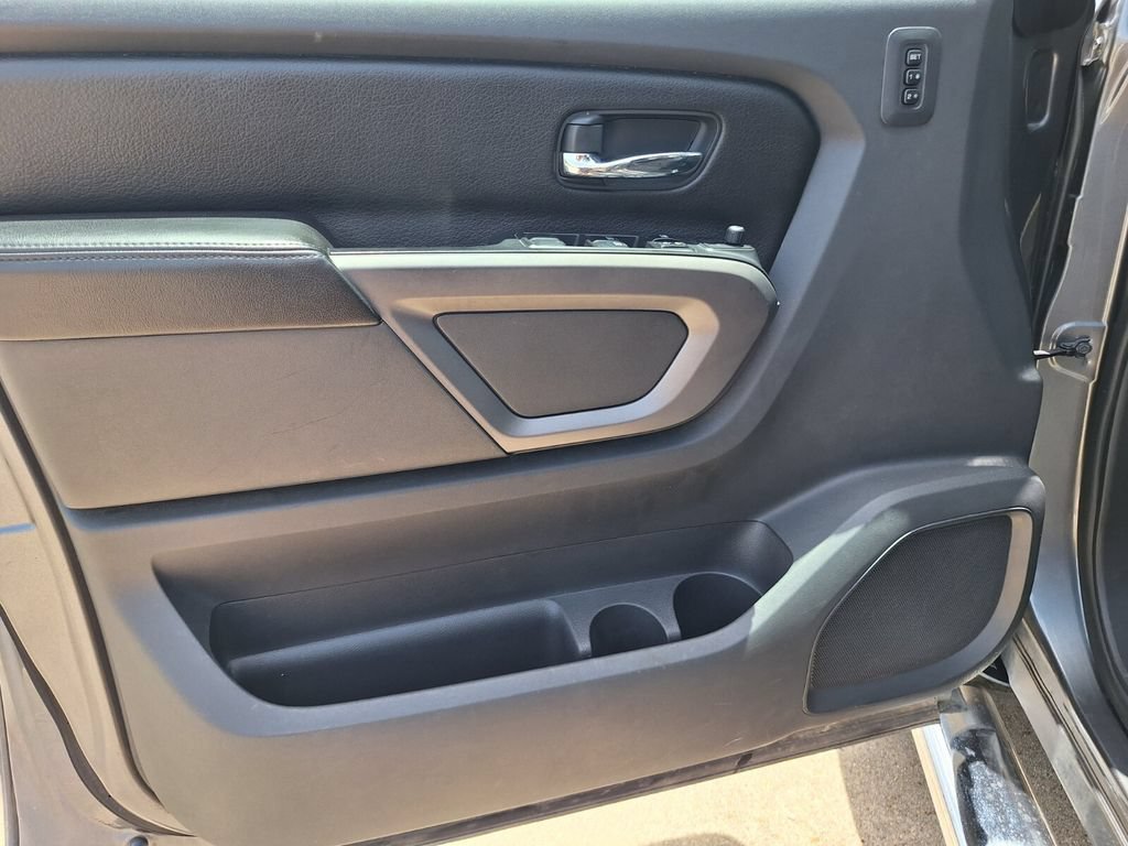 Used 2015 Nissan Titan SL w/ SL Max Utility Package RWD image 29